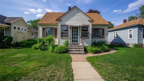 1814 Hogeboom Ave, Eau Claire, WI, 54701-4353 | Card Image