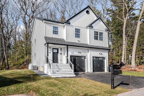 62 W Shore Rd, Windham, NH, 03087-2114 | Card Image