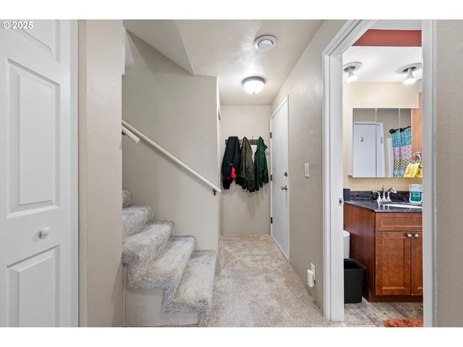 151 Treehill Loop, Condo with 2 bedrooms, 2 bathrooms and null parking in Eugene OR | Image 26