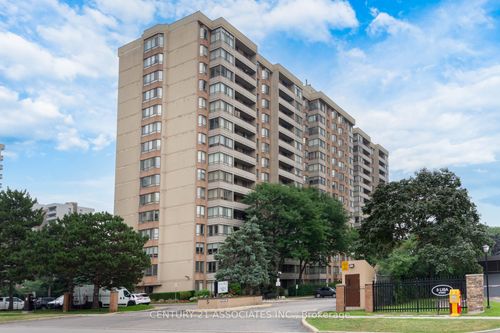 402-5 Lisa St, Brampton, ON, L6T4T4 | Card Image