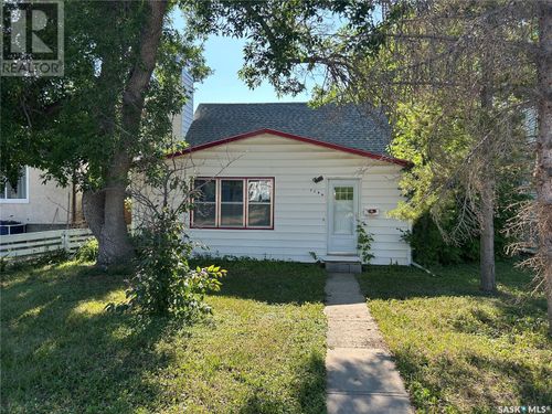 1744 Royal St, Regina, SK, S4T5A7 | Card Image