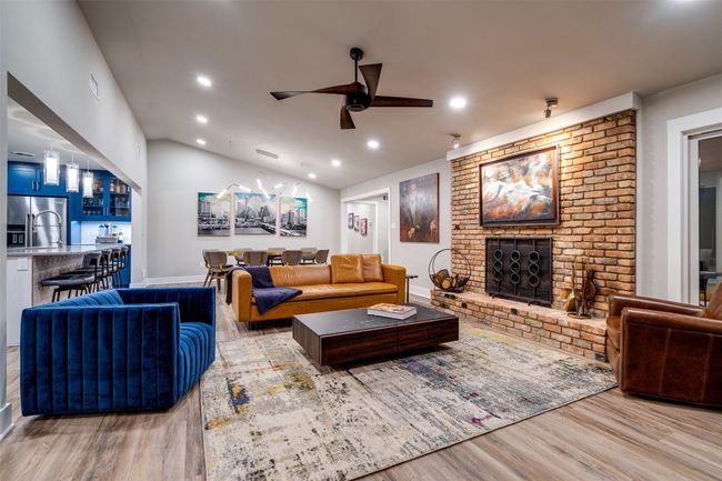11 Sunset Trl, House other with 3 bedrooms, 3 bathrooms and 12 parking in Sunset Valley TX | Image 14