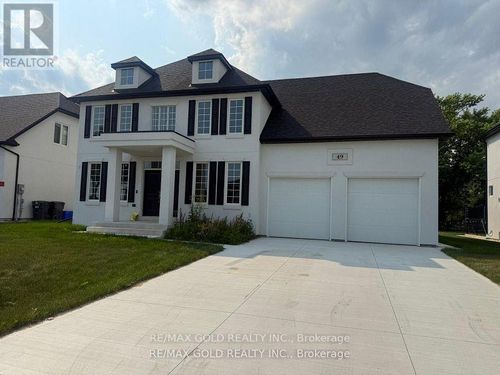 47 Redwood Ave, Cottam, ON, N0R1B0 | Card Image