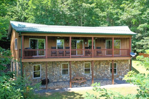 470 Bear Ridge Rd, Tuckasegee, NC, 28783-8864 | Card Image