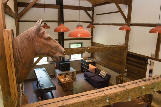 Entertainment Paradise in Finished Barn | Image 34