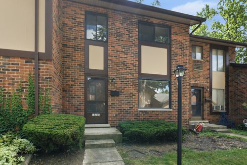 1S215 Holyoke Lane, Villa Park, IL, 60181 | Card Image