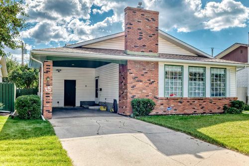 15 Maidstone Place Ne, Calgary, AB, T2A4B2 | Card Image