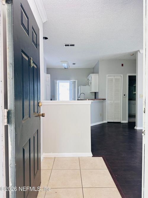 1711-10000 Gate Pkwy N, JACKSONVILLE, FL, 32246-8280 | Card Image