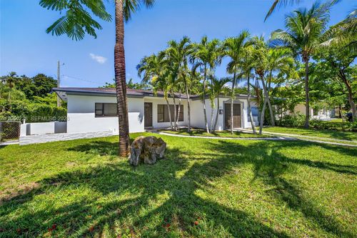 17150 Ne 18th Ave, North Miami Beach, FL, 33162-1532 | Card Image