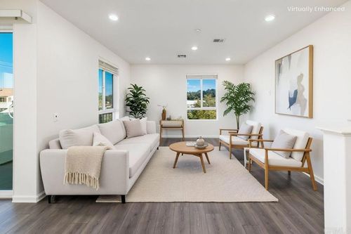 953 Radcliffe Trl, Vista, CA, 92081-7837 | Card Image