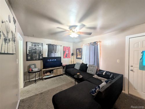 3510 Hogarth Ave, Flint, MI, 48503-3499 | Card Image