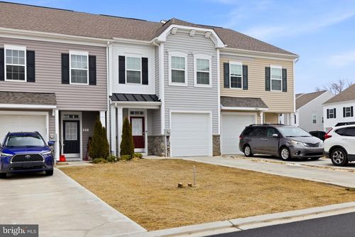 27 Kirby Ct, BUNKER HILL, WV, 25413-2301 | Card Image