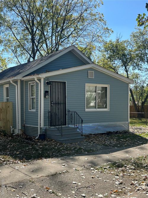 559 Arthur Ave, Pontiac, MI, 48341-2504 | Card Image