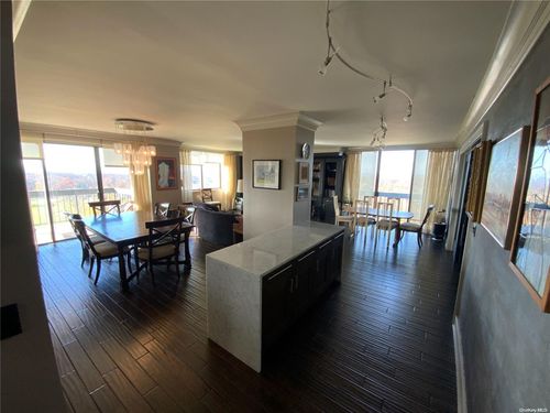 apt-15v-26910 Grand Central Pkwy, Floral Park, NY, 11005-1015 | Card Image