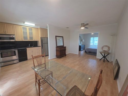 apt-208e-2131 Ne 42nd Ct, Lighthouse Point, FL, 33064-9031 | Card Image