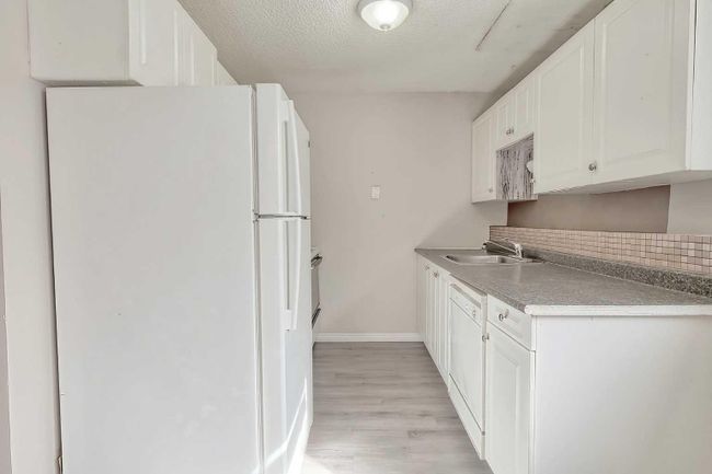 30 - 8112 36 Avenue Nw, Home with 3 bedrooms, 1 bathrooms and 1 parking in Calgary AB | Image 6