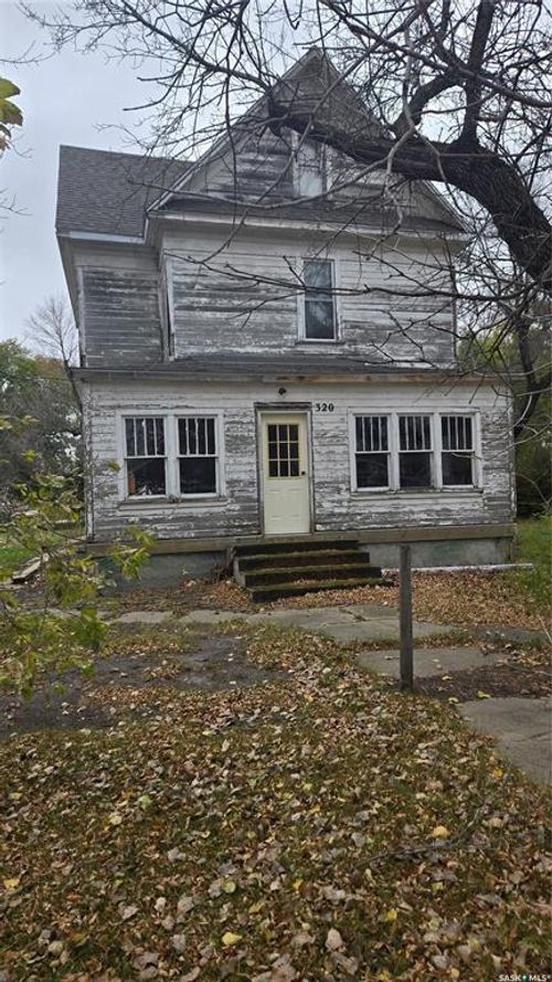 320 2nd St W, Carnduff, SK, S0C2H0 | Card Image