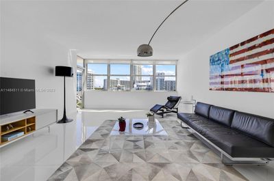 617 - 20 Island Ave, Condo with 1 bedrooms, 1 bathrooms and null parking in Miami Beach FL | Image 3