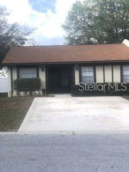 7702 Willow Park Dr, TEMPLE TERRACE, FL, 33637-7317 | Card Image