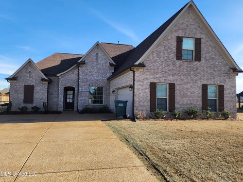 2361 Washington Woods Rd, Southaven, MS, 38672-1061 | Card Image