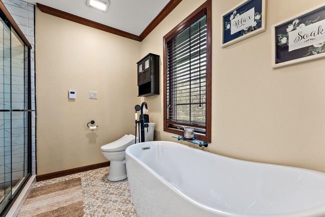 Main bath | Image 23