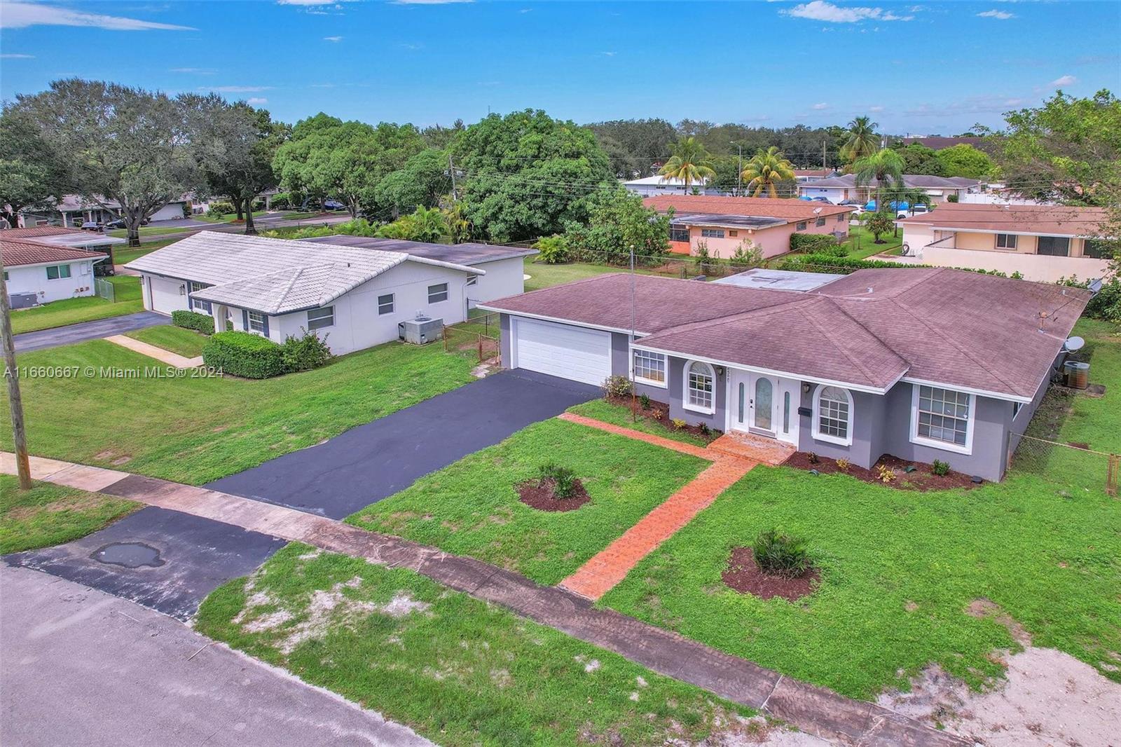 6th Ct, Plantation, FL 33317