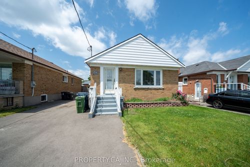 1592 Pharmacy Ave, Scarborough, ON, M1R2K7 | Card Image