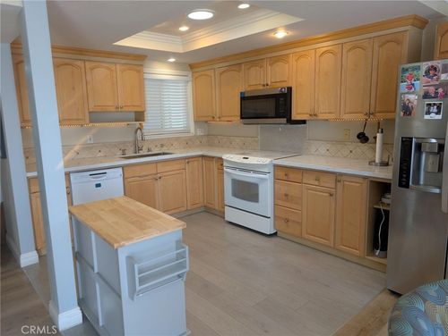 2270 Via Puerta, Laguna Woods, CA, 92637-2345 | Card Image