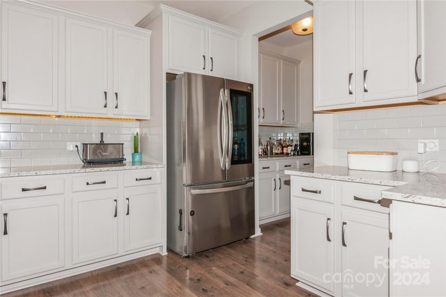 Kitchen to Butlers Pantry | Image 12