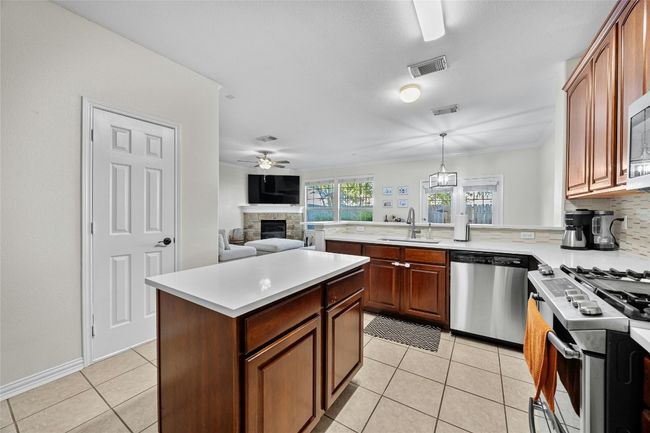 APT-305 - 1101 E Parmer Ln, Condo with 3 bedrooms, 3 bathrooms and 2 parking in Austin TX | Image 12