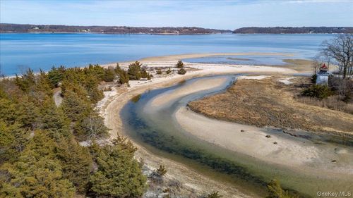 224 Centre Island Rd, Oyster Bay, NY, 11771 | Card Image