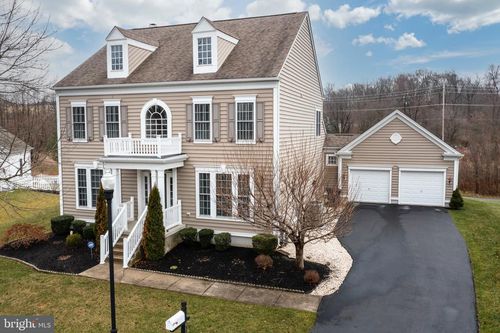 311 Elmhurst Dr, CHESTER SPRINGS, PA, 19425-3697 | Card Image