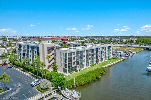 105d-807 River Point Dr, NAPLES, FL, 34102-3426 | Card Image
