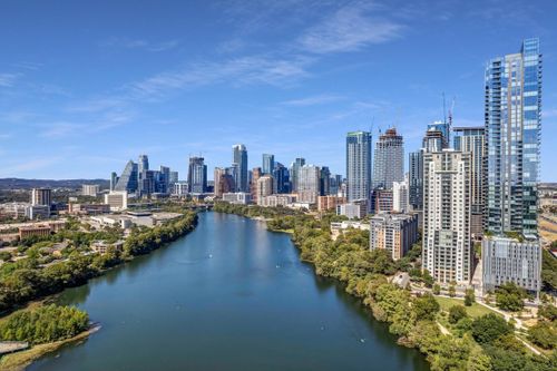 apt-11d3-40 N Interstate 35, Austin, TX, 78701-4376 | Card Image