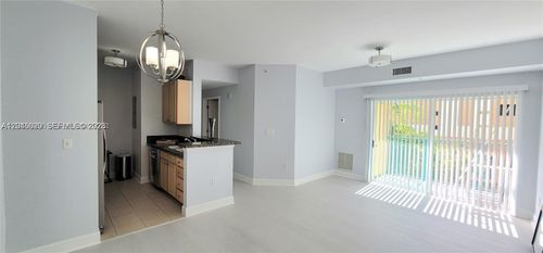 215-6001 Sw 70th St, South Miami, FL, 33143-3405 | Card Image