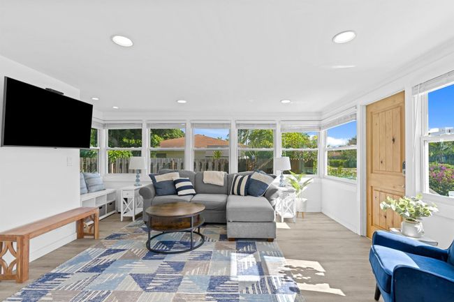826 Se 4 Th Ave, House other with 2 bedrooms, 2 bathrooms and null parking in Delray Beach FL | Image 6