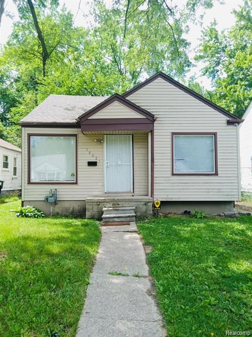 18631 Margareta St, Detroit, MI, 48219-2930 | Card Image