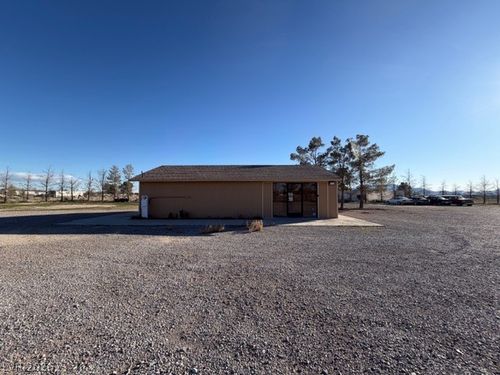 621 W Mesquite Ave, Pahrump, NV, 89060-2705 | Card Image