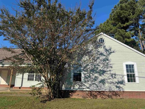 1405 N Main St, Searcy, AR, 72143-9277 | Card Image