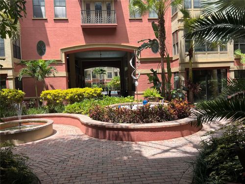 apt-127-911 N Orange Ave, ORLANDO, FL, 32801-1077 | Card Image