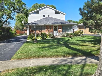 928 S Hillcrest Avenue, House other with 4 bedrooms, 2 bathrooms and 2 parking in Elmhurst IL | Image 1