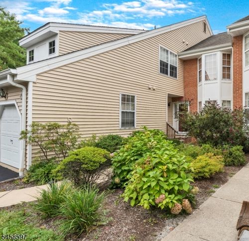 198 Zeppi Ln, West Orange, NJ, 07052-4130 | Card Image