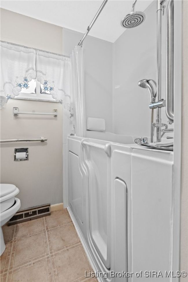 6880 Corydon Ridge Rd, Home with 3 bedrooms, 2 bathrooms and null parking in Georgetown IN | Image 44