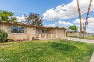 10712 W Kelso Drive, Home with 2 bedrooms, 2 bathrooms and null parking in Sun City AZ | Image 2