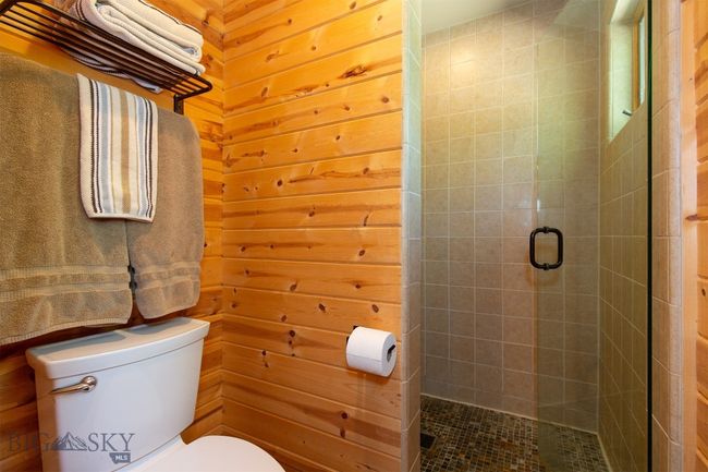 main cabin bath | Image 10