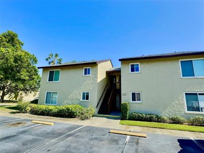 1606B - 4215 E Bay Drive, Condo with 2 bedrooms, 2 bathrooms and null parking in Clearwater FL | Image 1