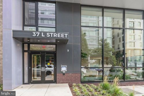 802-37 L St Se, WASHINGTON, DC, 20003-5018 | Card Image