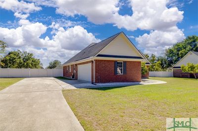 325 Flat Bush Drive, House other with 3 bedrooms, 2 bathrooms and null parking in Guyton GA | Image 3