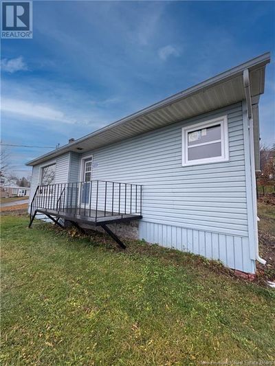 552 Montgomery St, House other with 3 bedrooms, 1 bathrooms and null parking in Dalhousie NB | Image 2