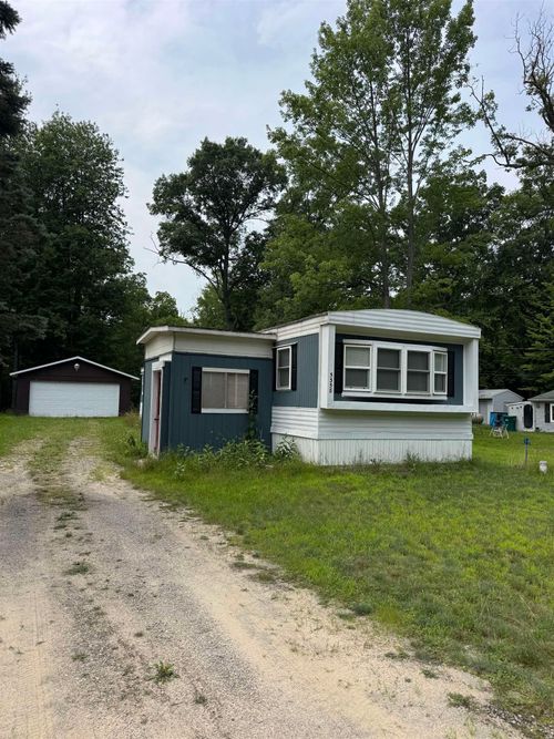 5358 Pinecrest Lane, Mills Township, MI, 48756 | Card Image
